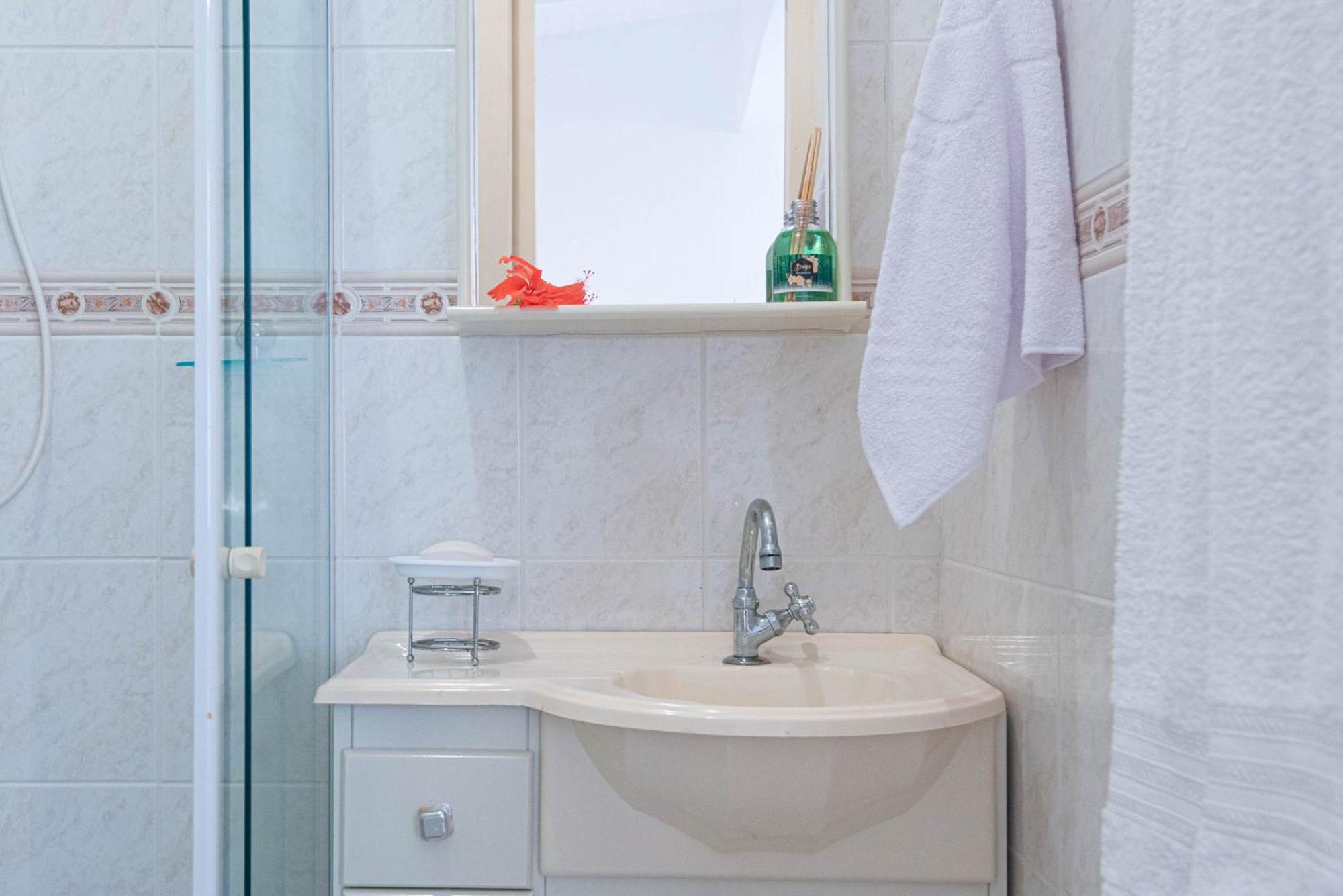 Casa com piscina na melhor localização de Búzios -WIFI 500MB, SMART TV 4K - agua e luz cobrados a parte Exterior foto